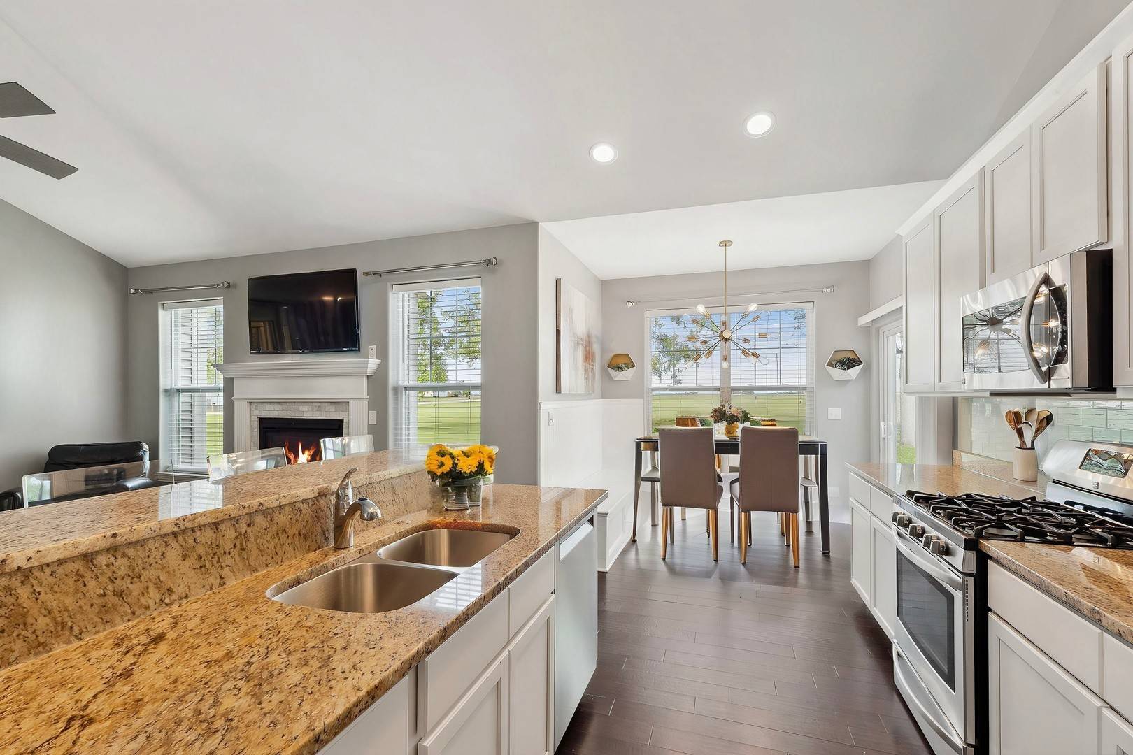 Cortland, IL 60112,49 W Crabapple AVE