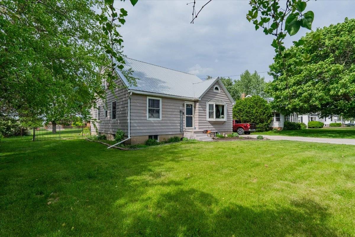 Benson, IL 61516,114 E State Route 116 ST