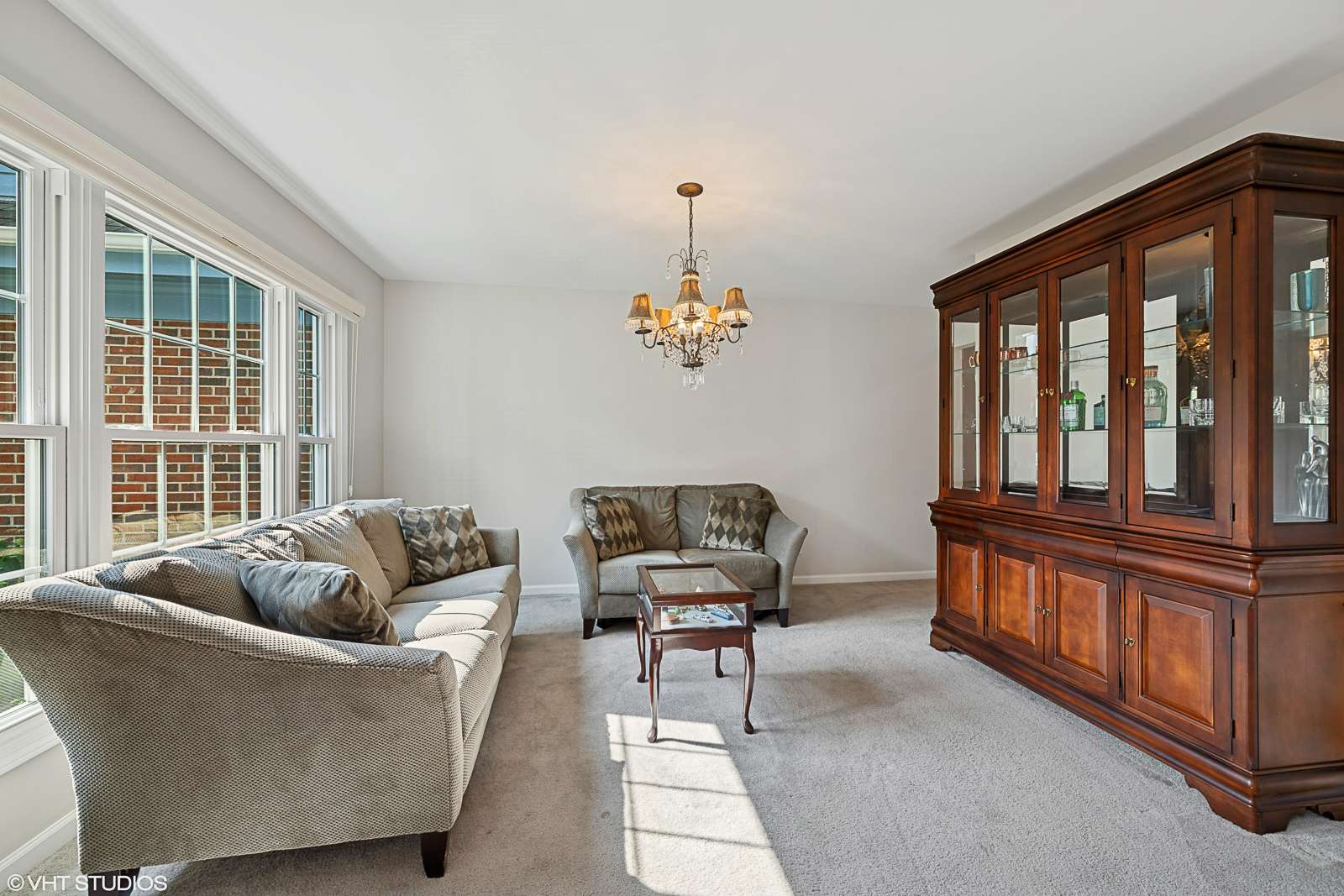 Buffalo Grove, IL 60089,2122 Birchwood LN