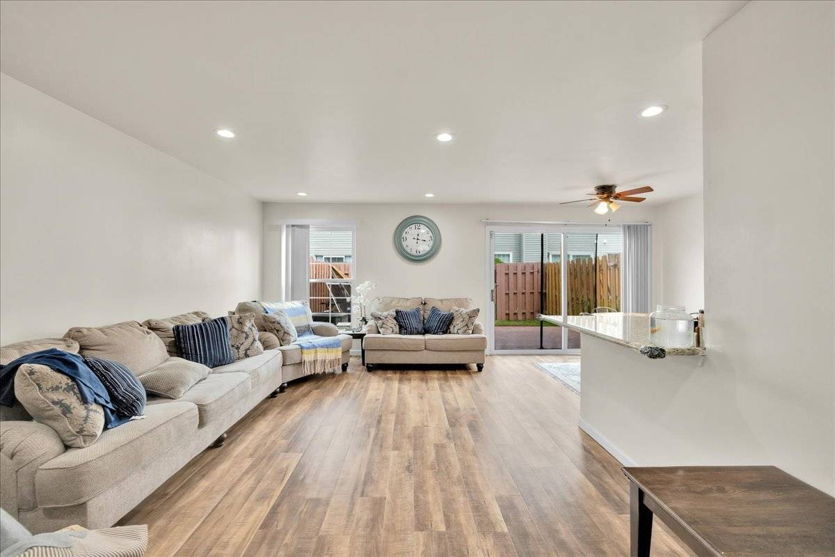 Hanover Park, IL 60133,691 Fairhaven DR