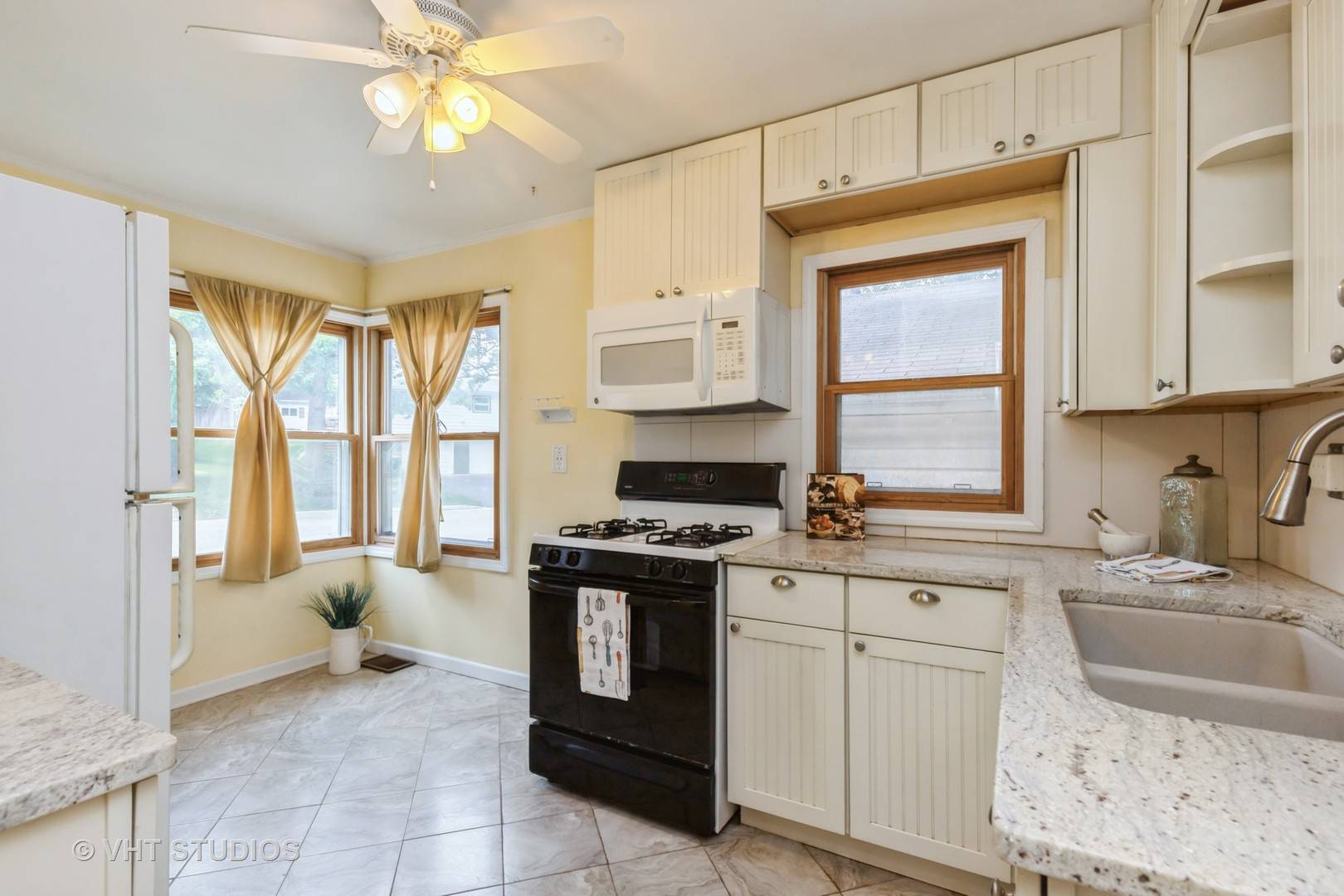 Grayslake, IL 60030,174 Harvey AVE