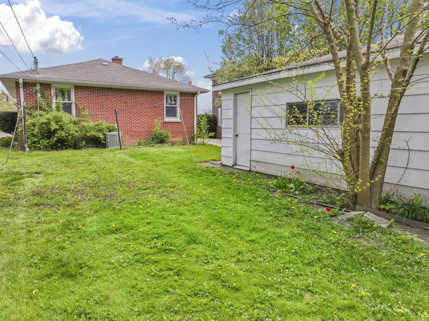 Waukegan, IL 60085,341 W Glen Flora AVE