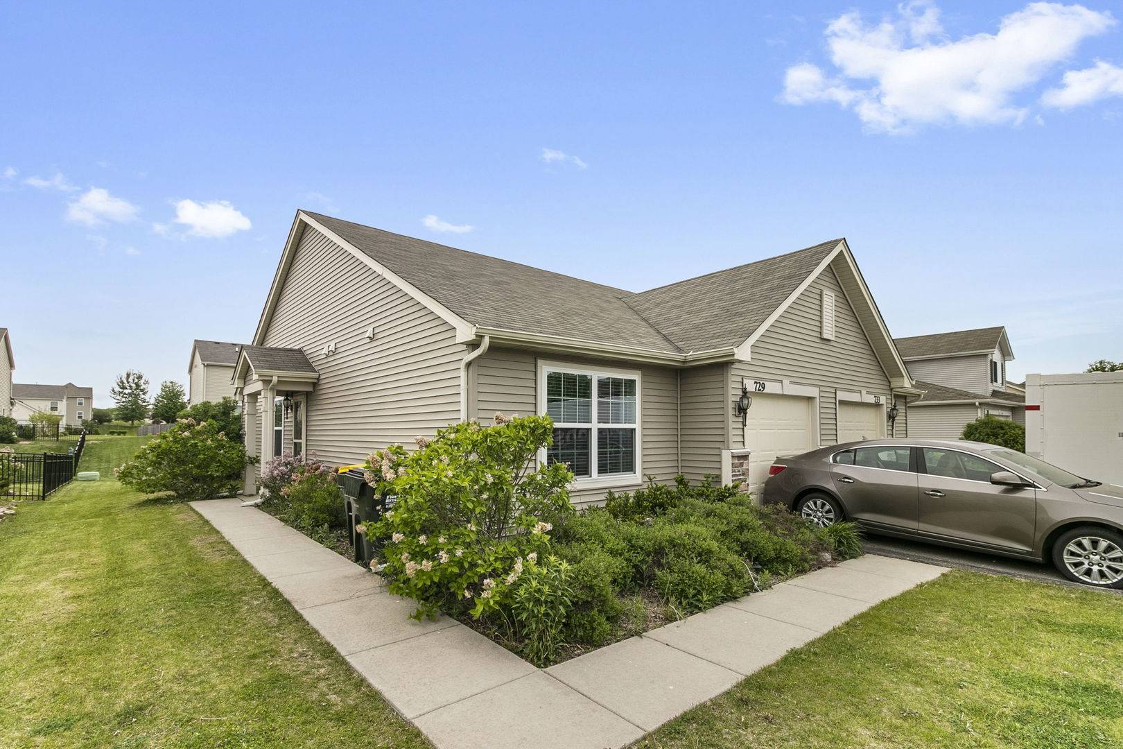 Hampshire, IL 60140,729 Florence ST