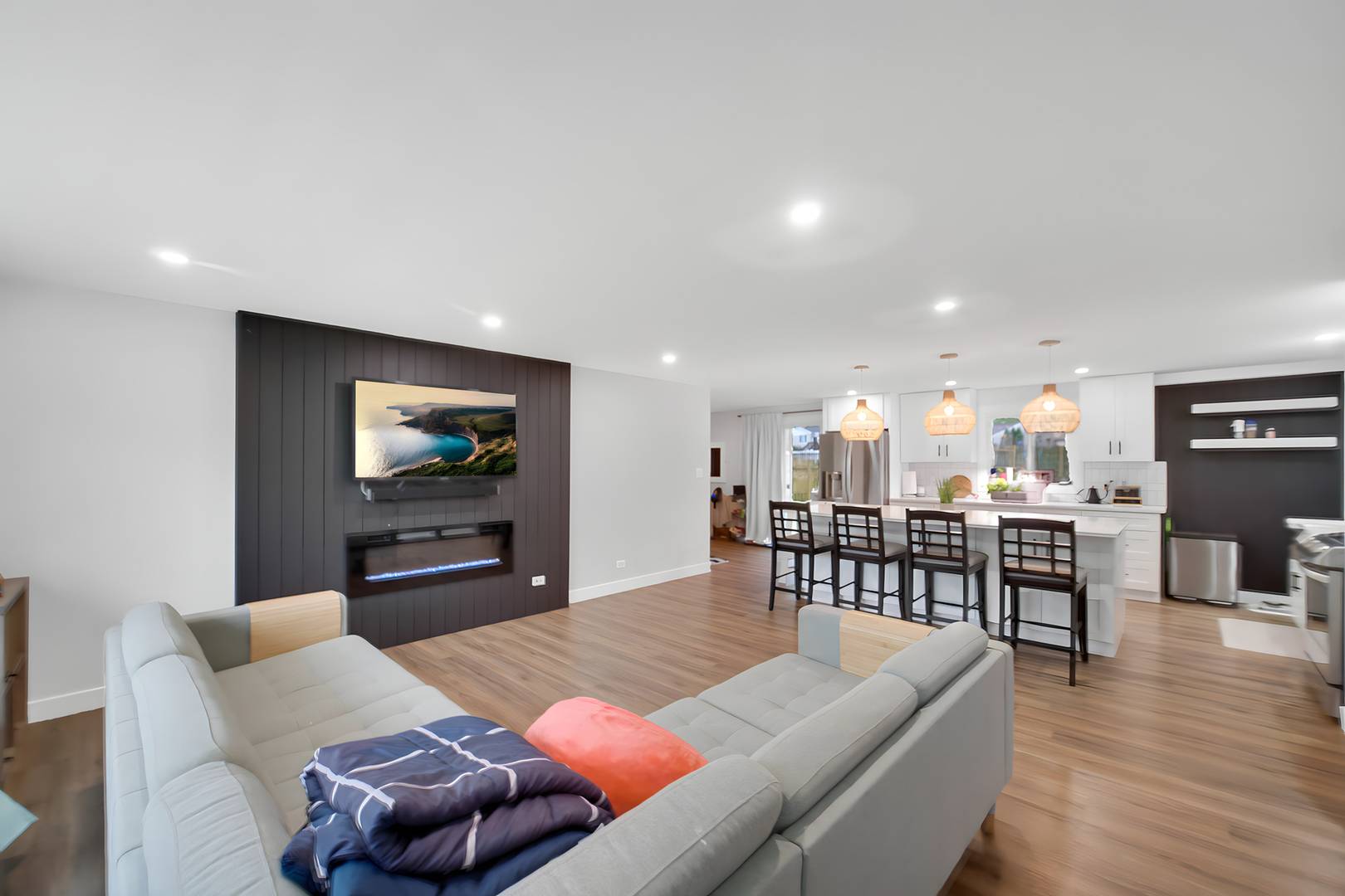 Schaumburg, IL 60193,825 Sienna DR