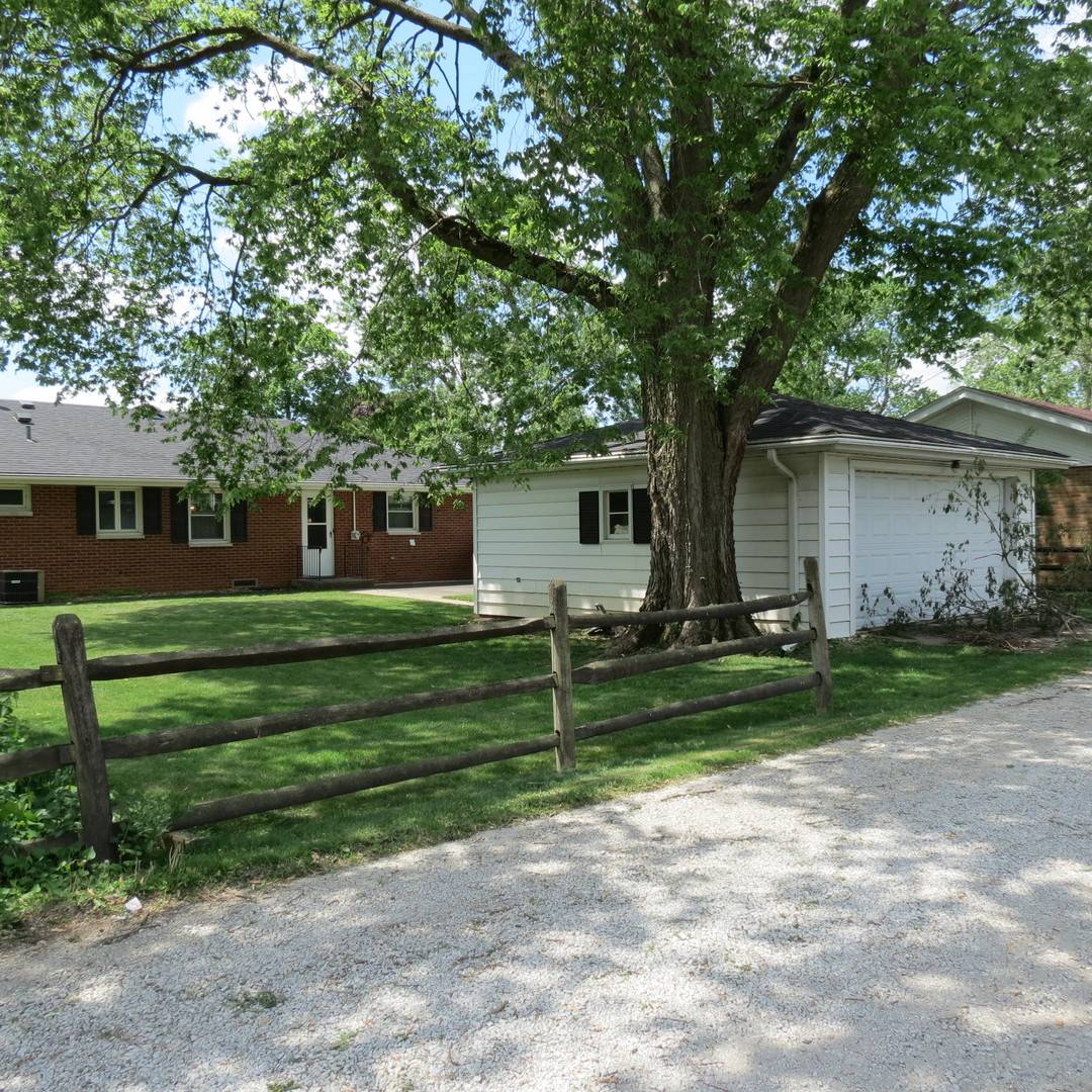 Momence, IL 60954,206 Vermont ST