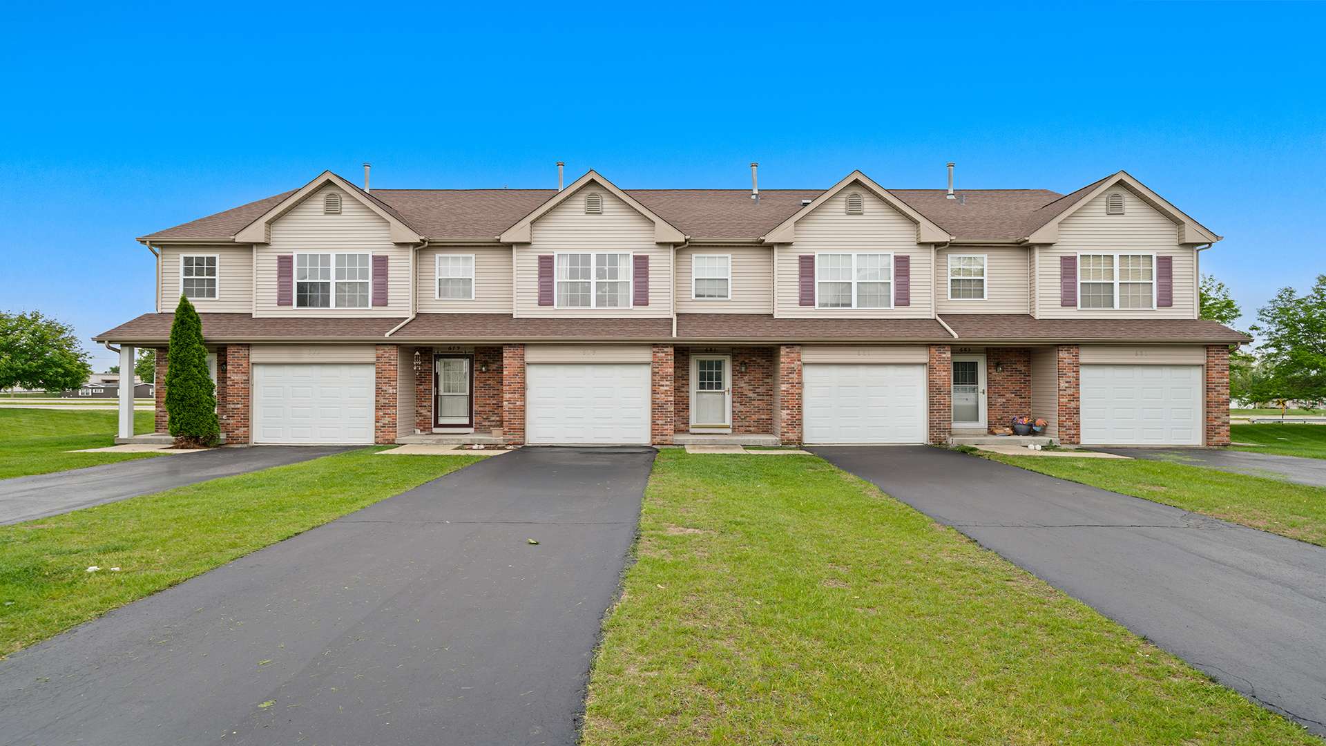 Belvidere, IL 61008,677 Southtowne DR #1
