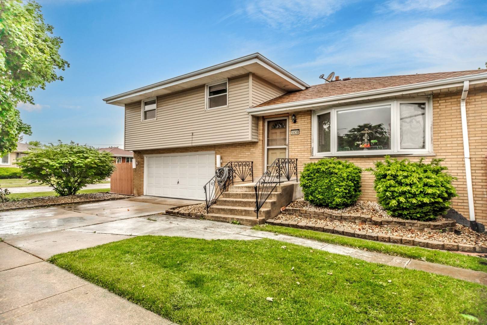Burbank, IL 60459,5938 W 83rd ST