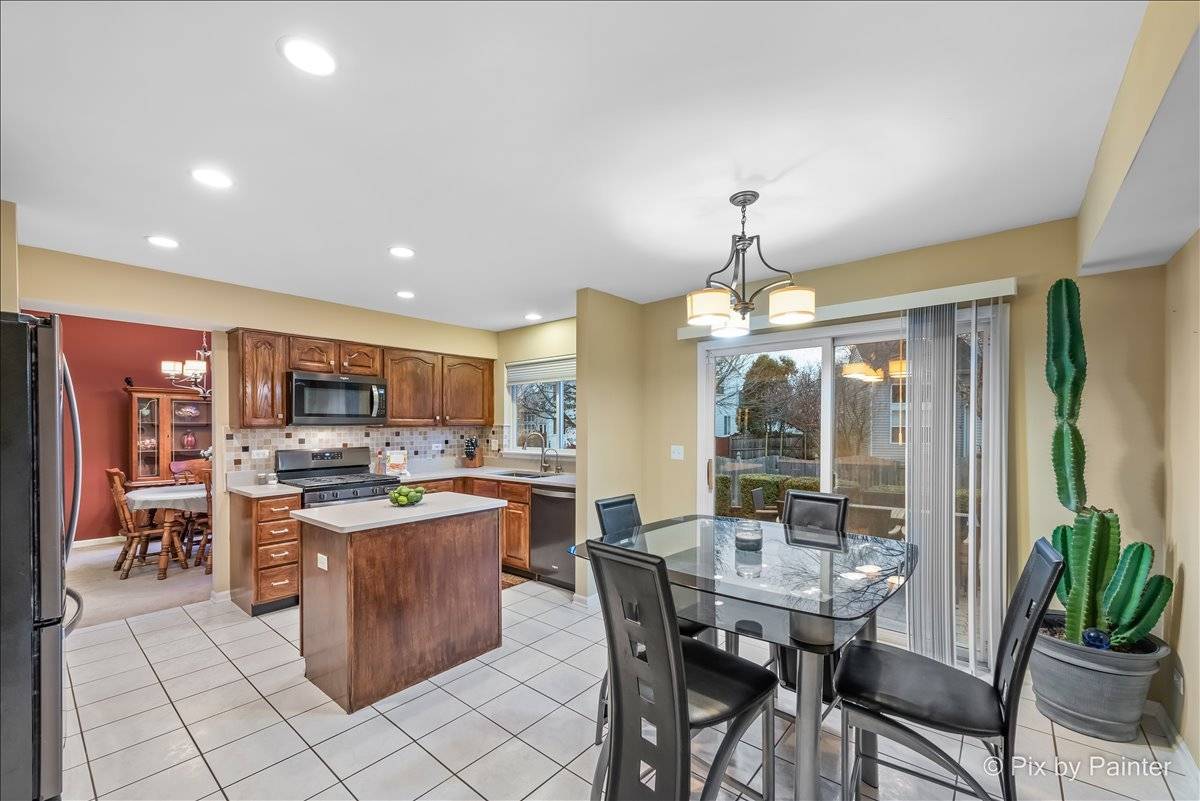South Elgin, IL 60177,553 S Haverhill LN