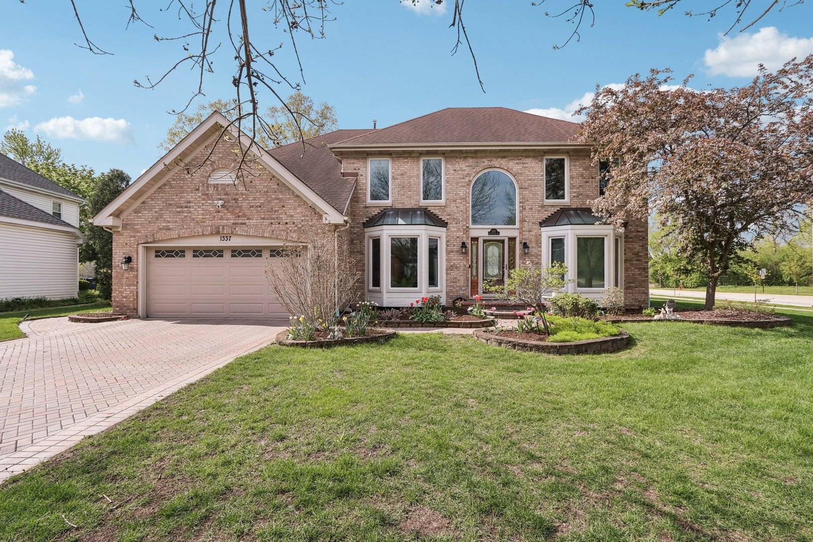 Schaumburg, IL 60173,1337 E Thacker ST