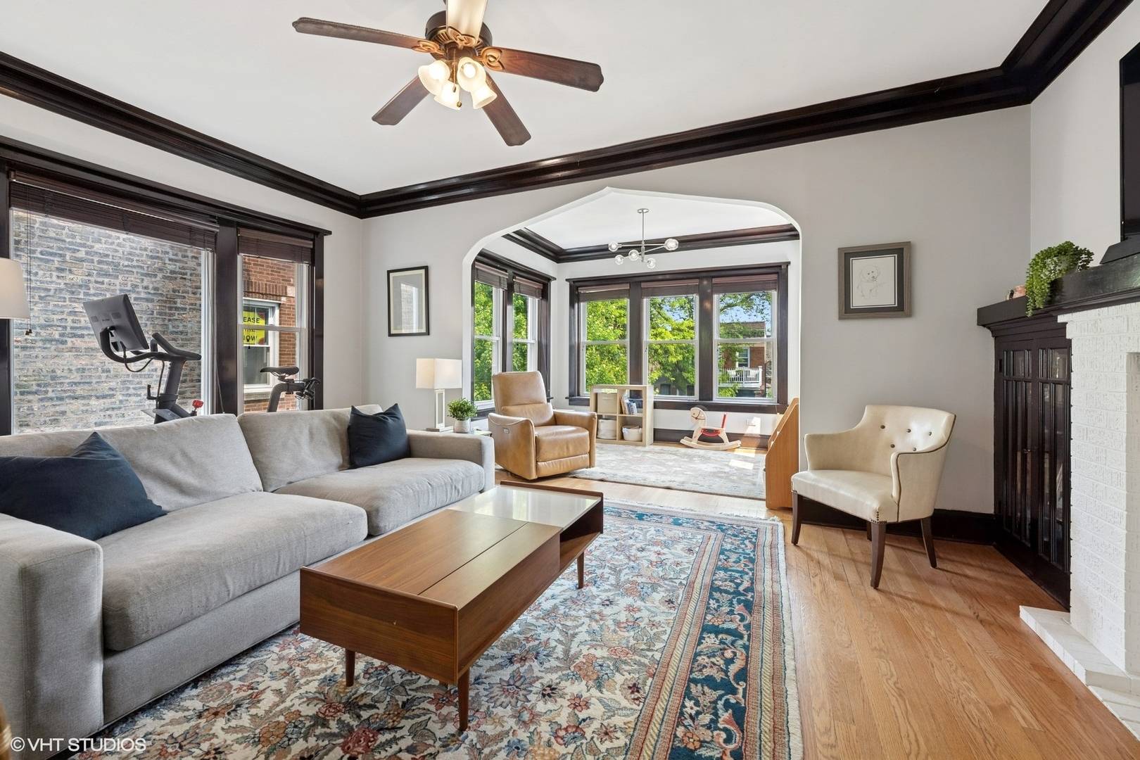 Chicago, IL 60640,1621 W RASCHER AVE #2