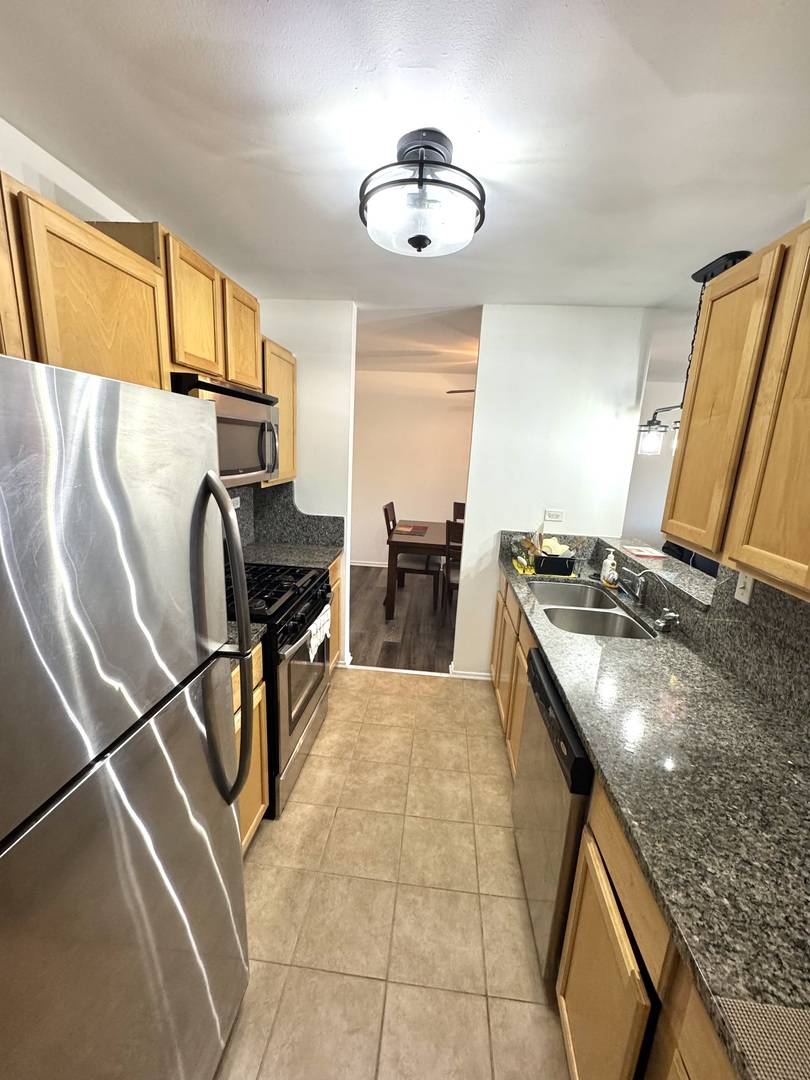 Schaumburg, IL 60173,1919 Prairie SQ #231