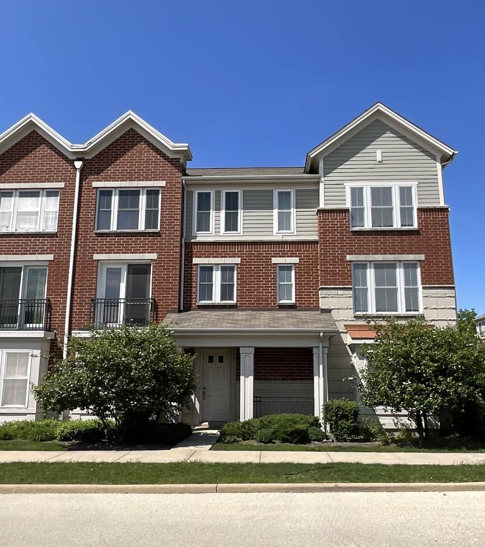 Arlington Heights, IL 60005,203 W Hyde ST