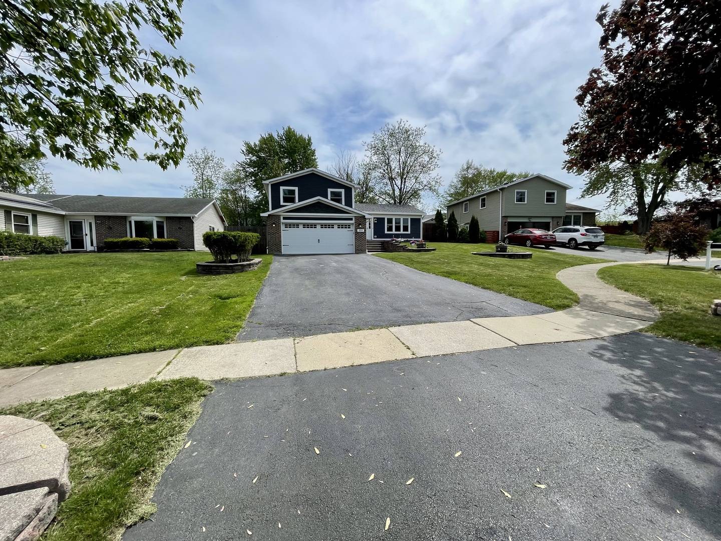 Bartlett, IL 60103,1051 Knollwood LN