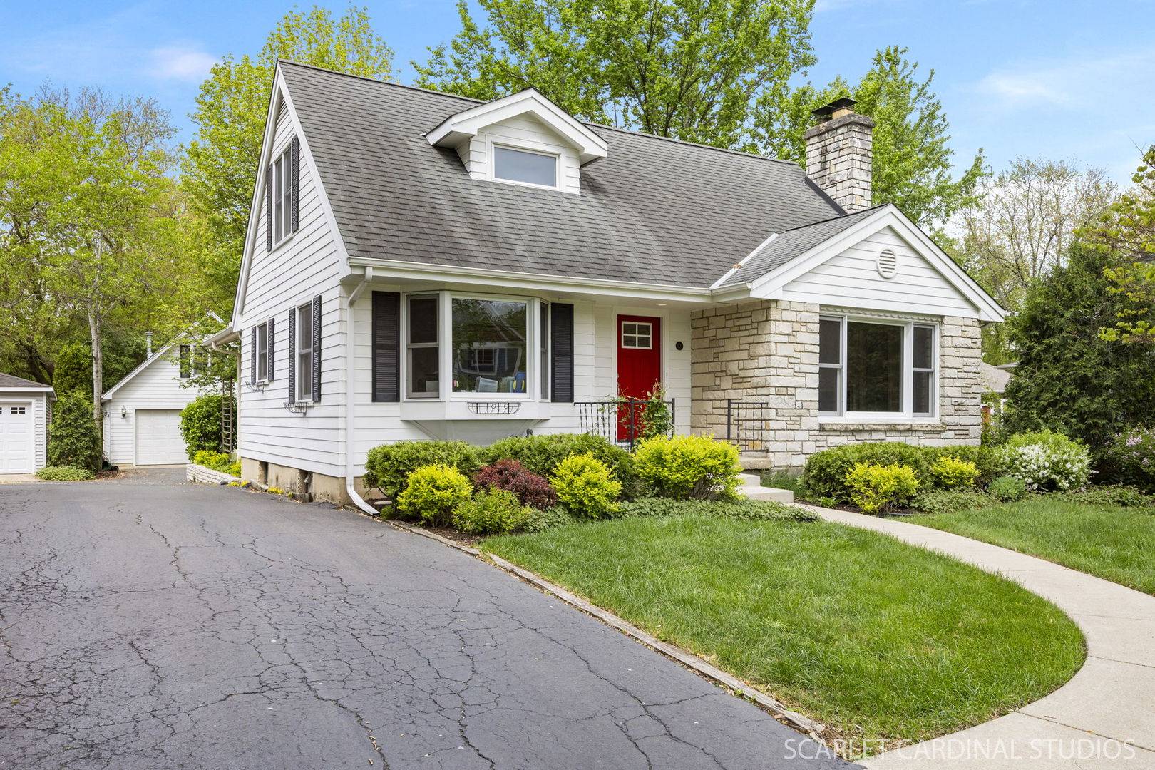 Glen Ellyn, IL 60137,300 N Kenilworth AVE