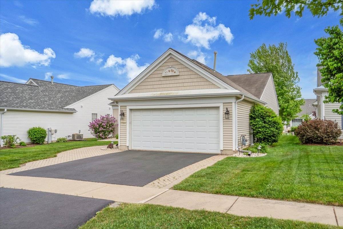 Huntley, IL 60142,13569 WINTERBERRY LN