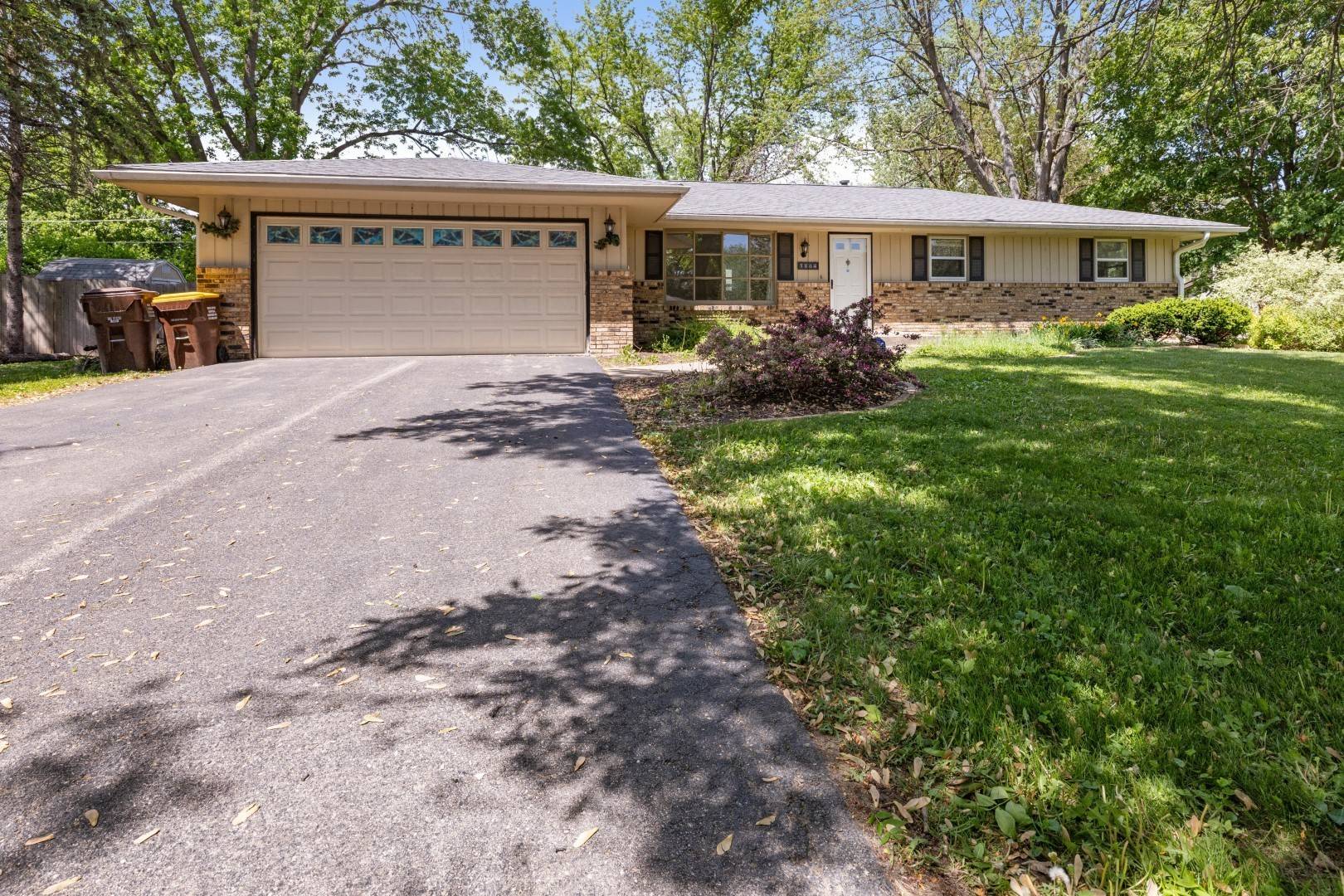 Rockford, IL 61109,5864 Dover RD