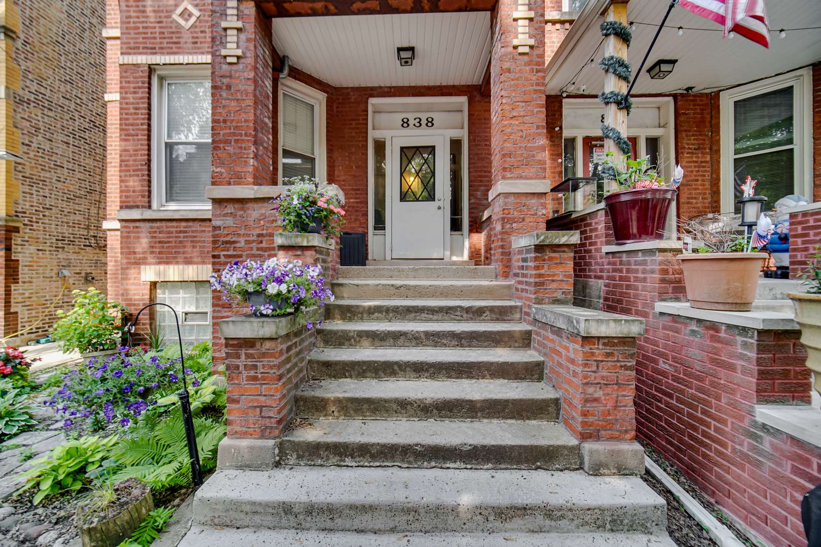 Chicago, IL 60622,838 N Maplewood AVE #1R