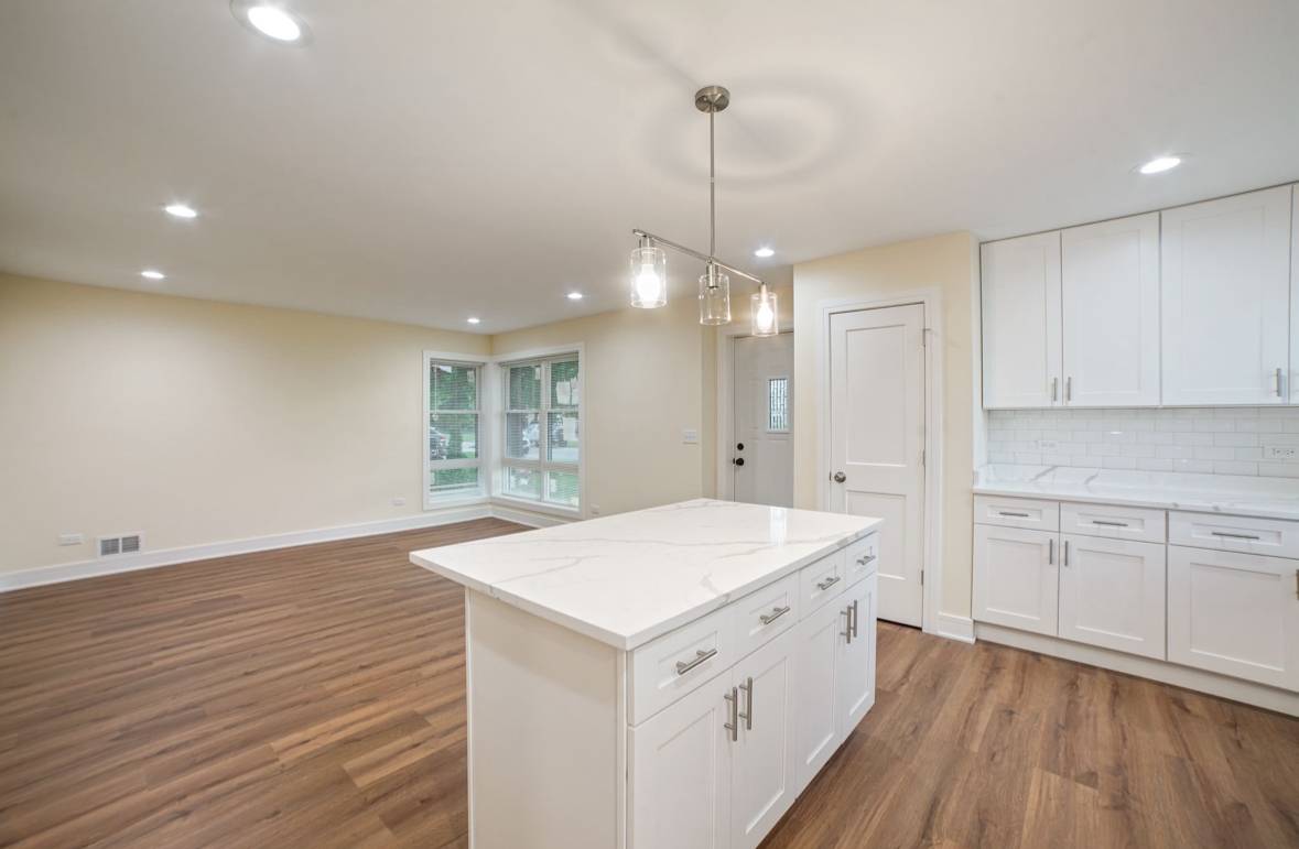 Oak Lawn, IL 60453,8937 49TH AVE