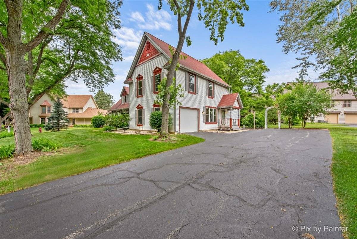 Woodstock, IL 60098,740 Victoria DR