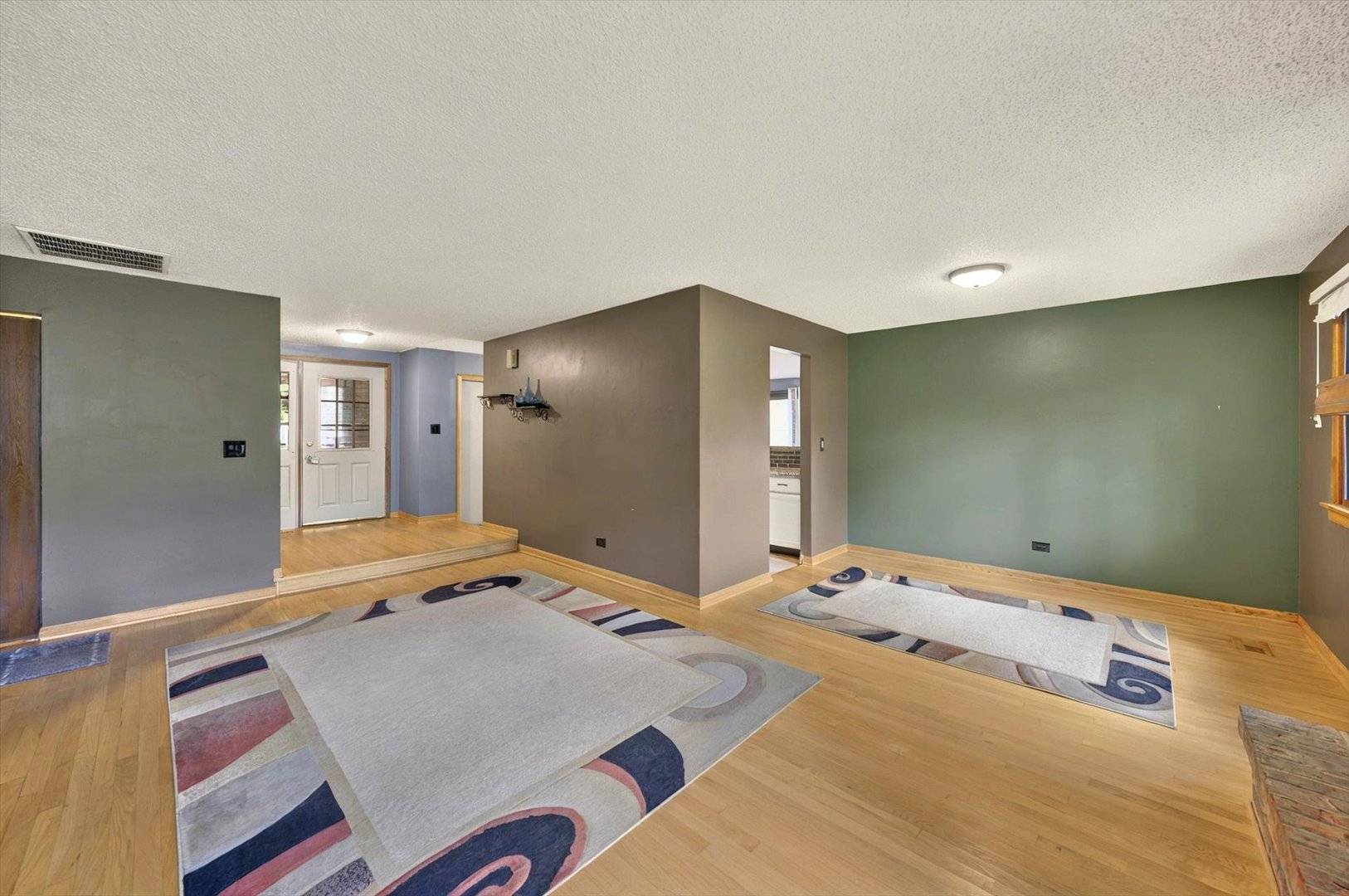 Hanover Park, IL 60133,1975 Mccormick LN