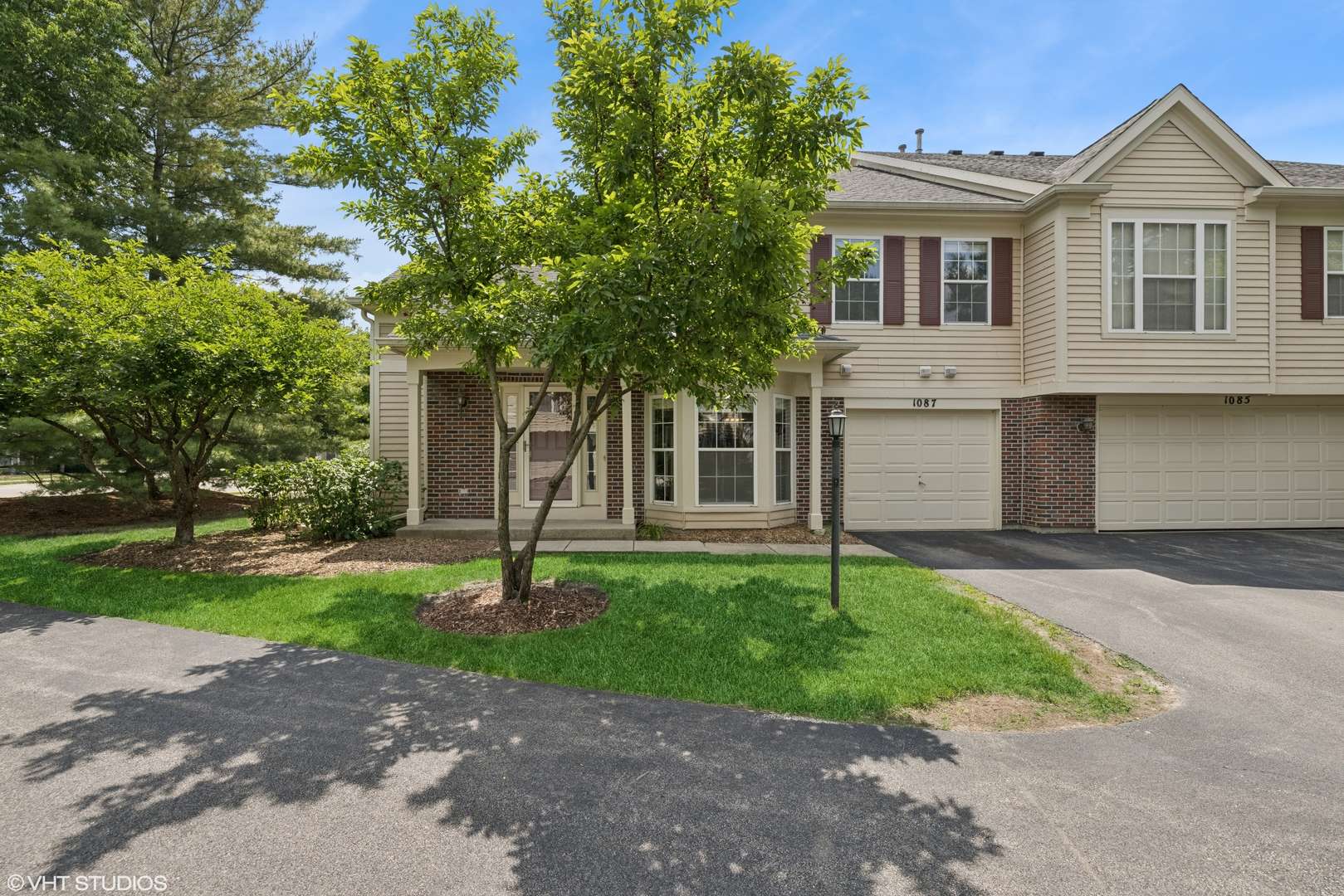 Elgin, IL 60120,1087 Huntwyck CT