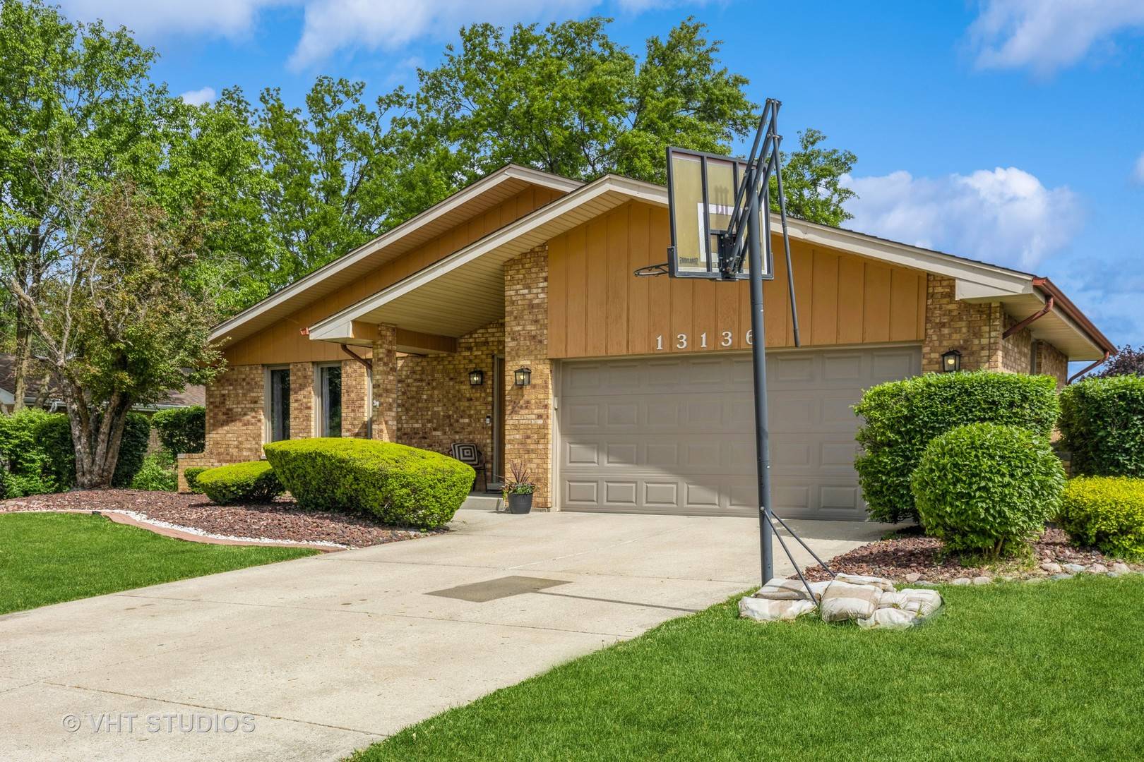 Homer Glen, IL 60491,13136 Sage CT
