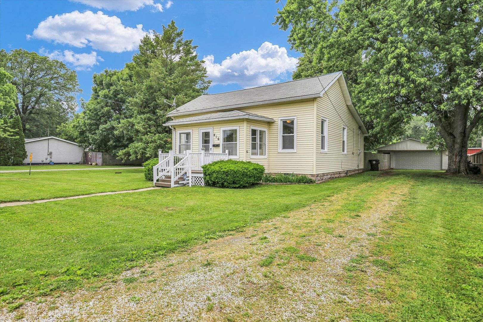 Bement, IL 61813,416 W Wing ST
