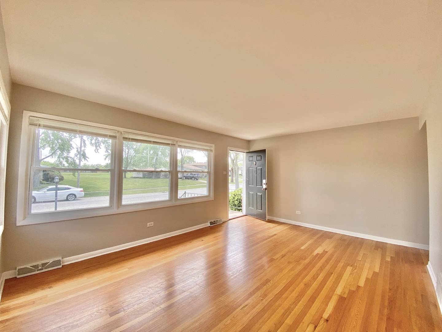 Chicago Heights, IL 60411,55 E Craig DR