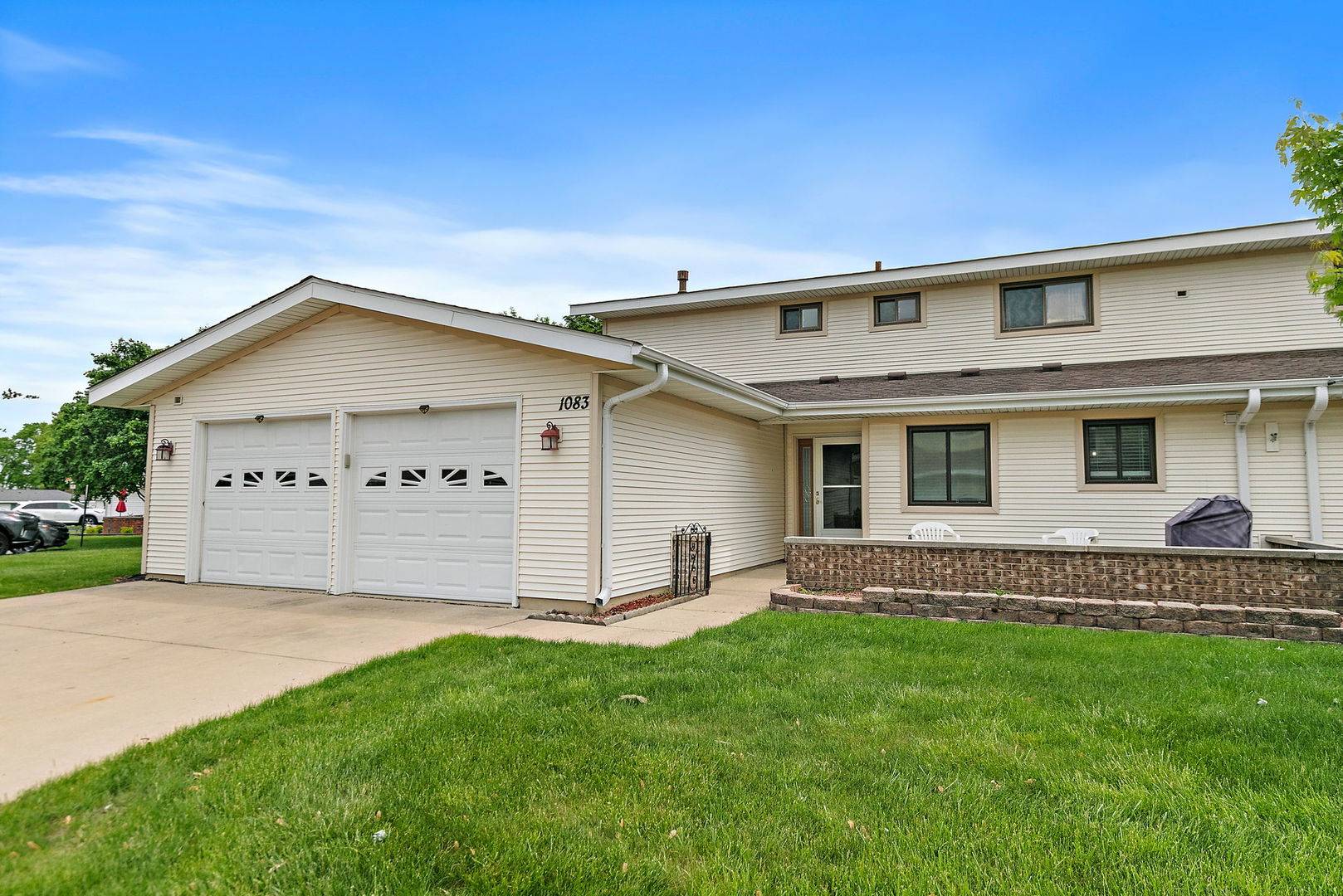 Schaumburg, IL 60193,1083 GROTON CT