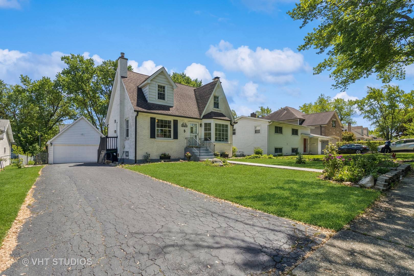 Palatine, IL 60074,127 S Ashland AVE
