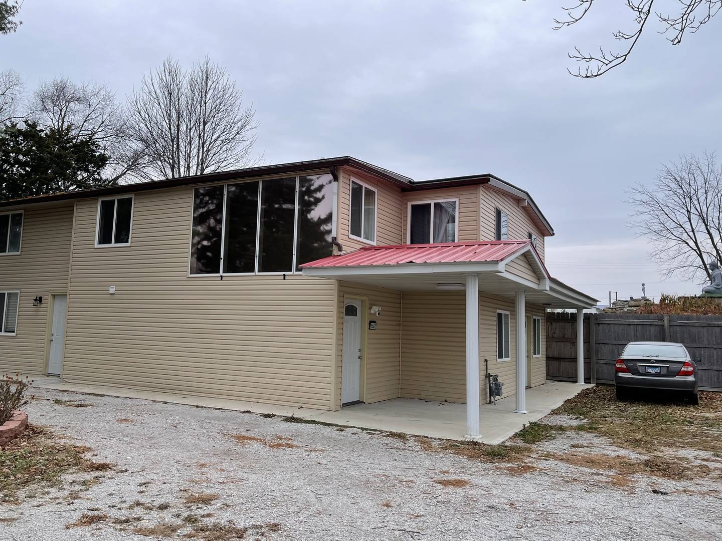 Champaign, IL 61821,1507 N Ridgeway AVE