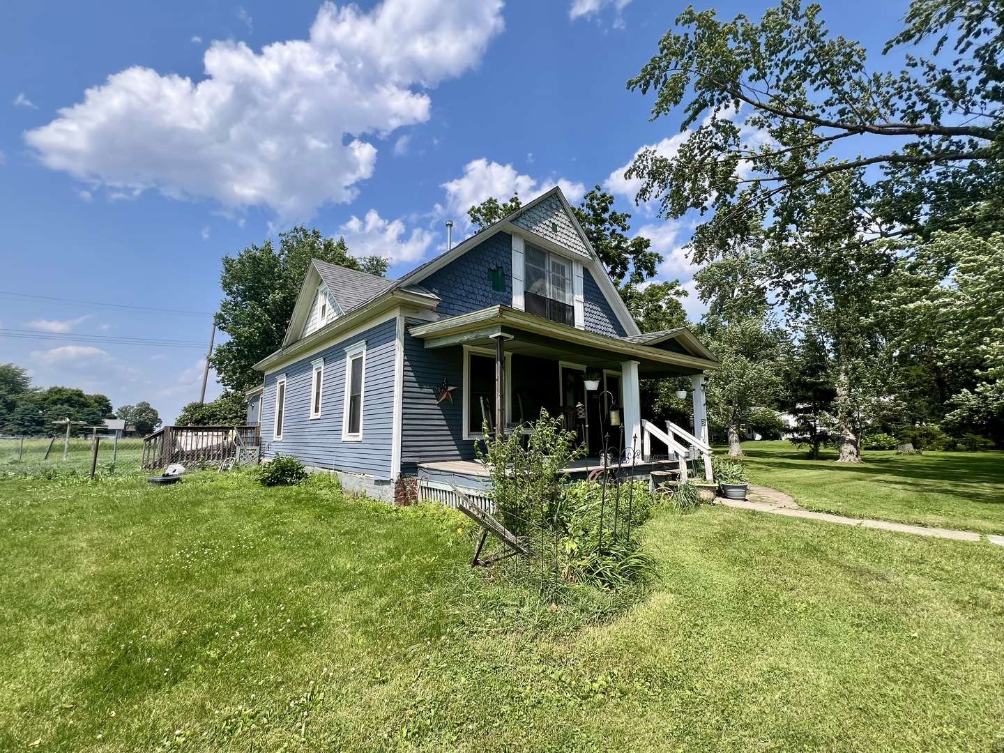 Broadlands, IL 61816,207 W 2nd ST