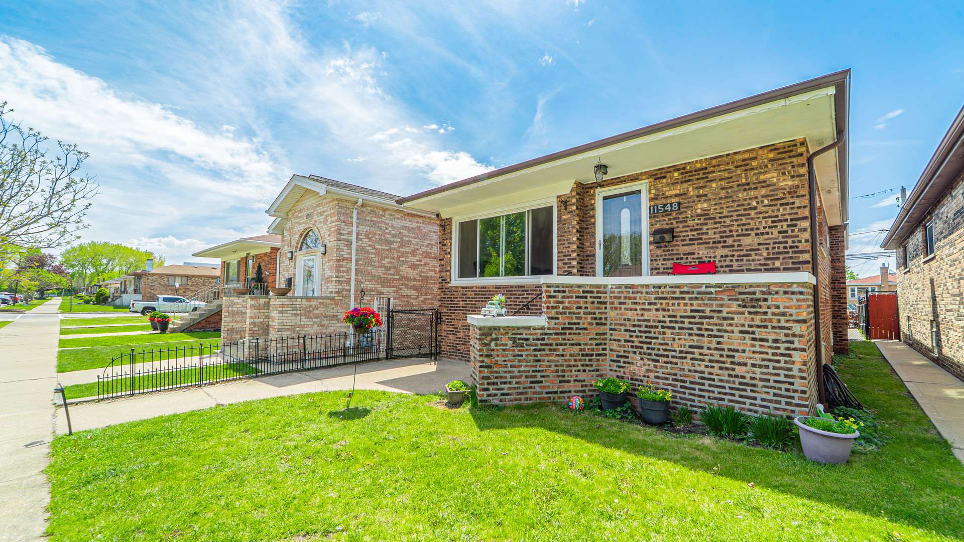 Chicago, IL 60617,11548 S Avenue H