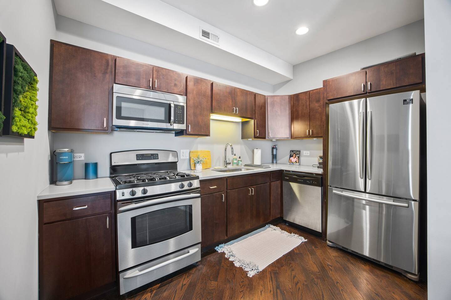 Chicago, IL 60622,1807 W North AVE #2R