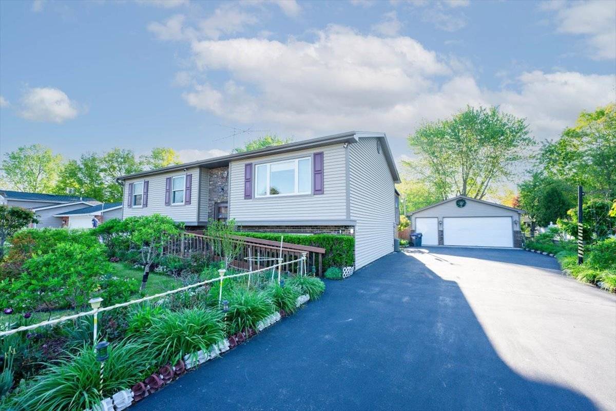 Beach Park, IL 60087,38059 N Holdridge AVE