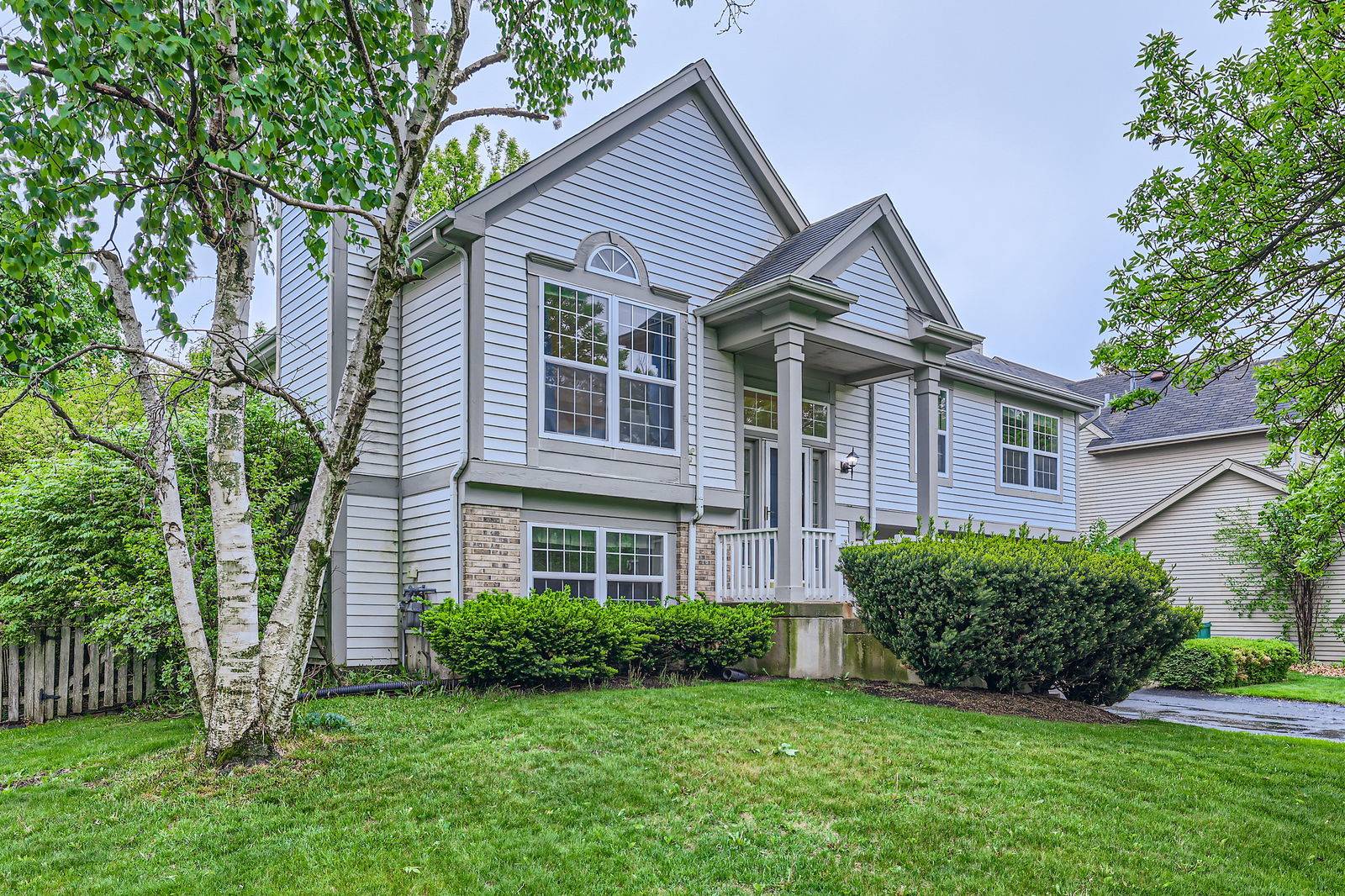 Grayslake, IL 60030,1410 Leeward CT