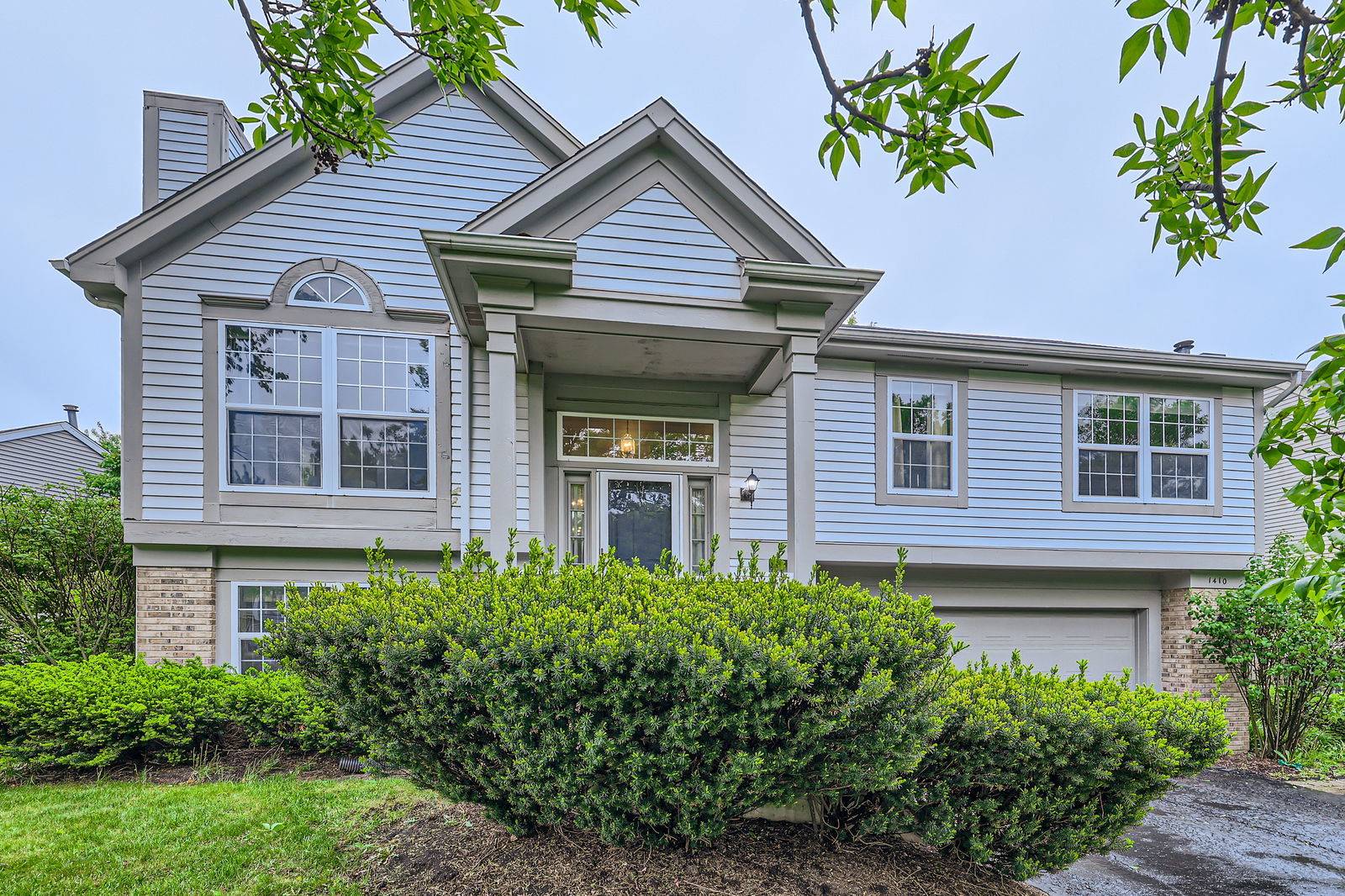 Grayslake, IL 60030,1410 Leeward CT