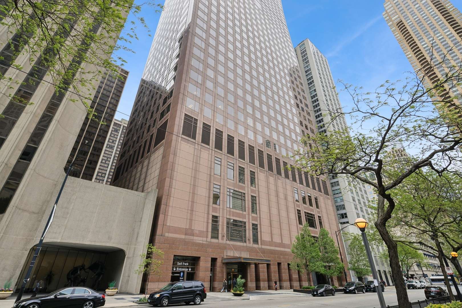 Chicago, IL 60611,161 E Chicago AVE #30C