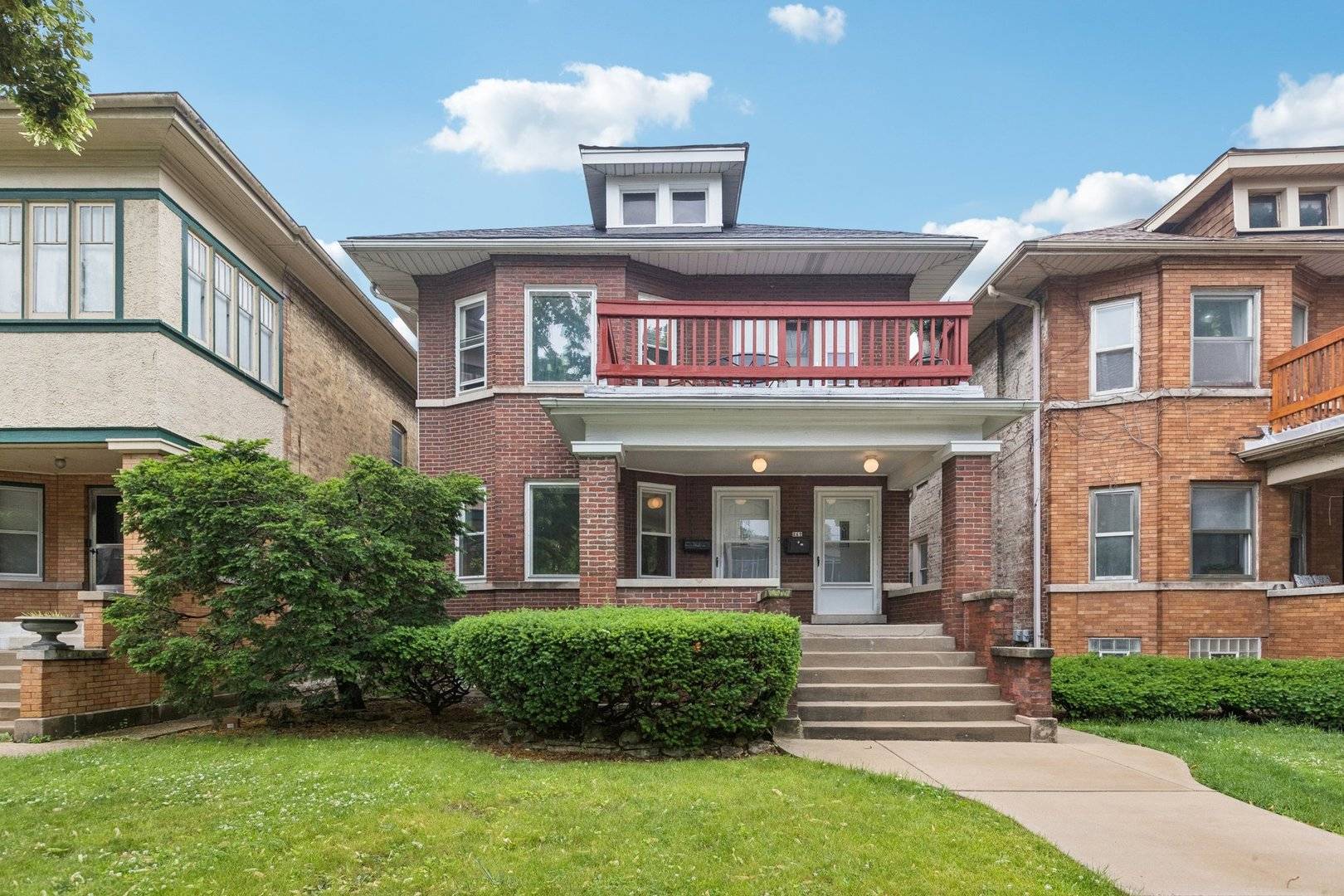 Oak Park, IL 60302,217 S Oak Park AVE