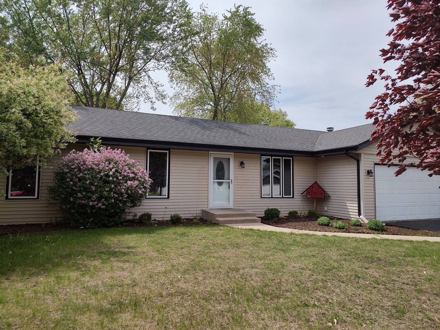Machesney Park, IL 61115,8226 Eddington DR