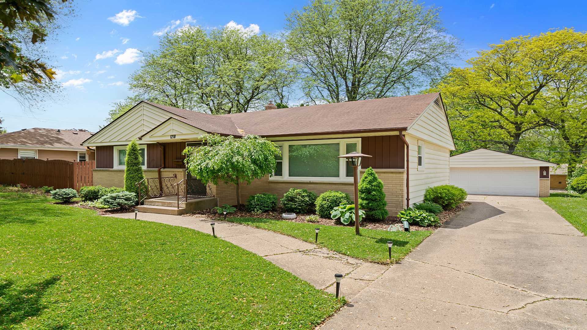 Rockford, IL 61107,1210 Gorham PL