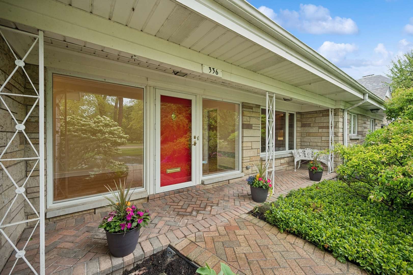 Kenilworth, IL 60043,336 Sheridan RD