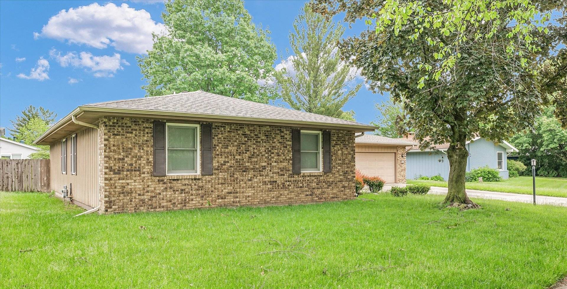 Champaign, IL 61821,2304 Galen DR