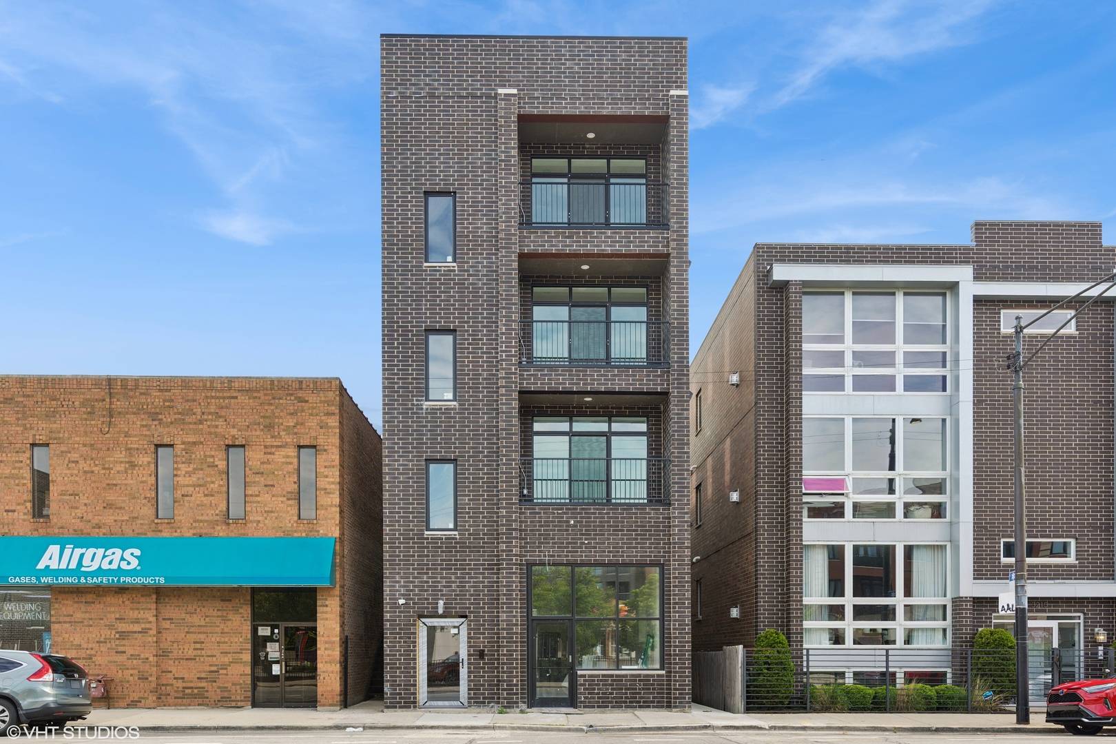 Chicago, IL 60618,3219 N Elston AVE