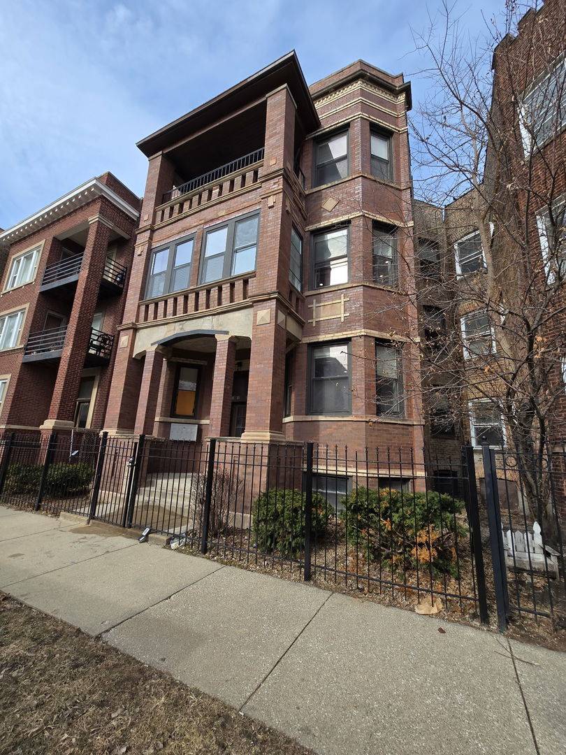 Chicago, IL 60637,1530 E 65th PL #2