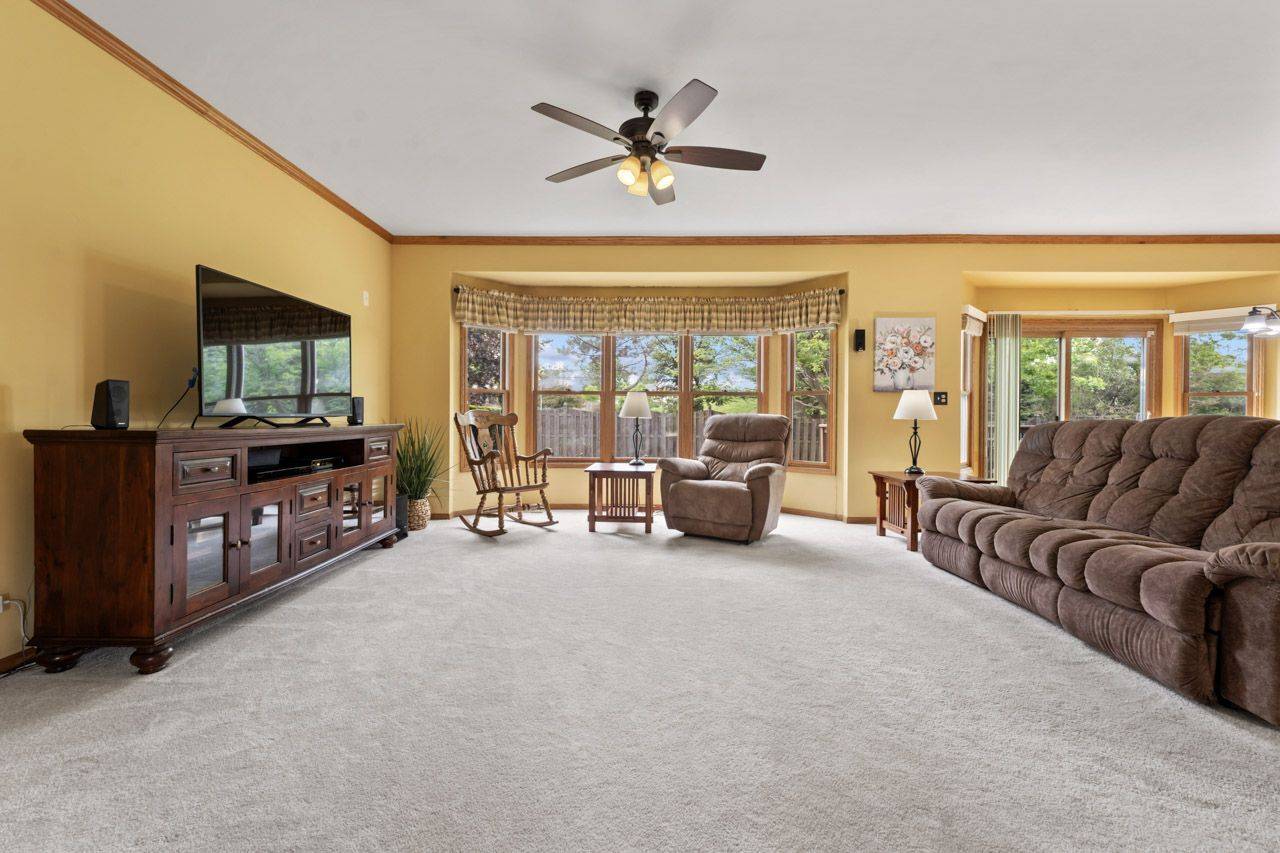 Hoffman Estates, IL 60169,730 N Hundley ST