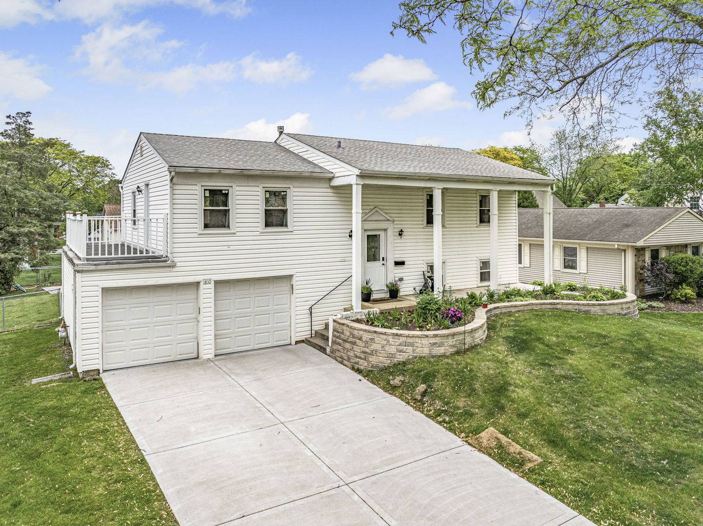 Schaumburg, IL 60194,1810 Portsmouth LN