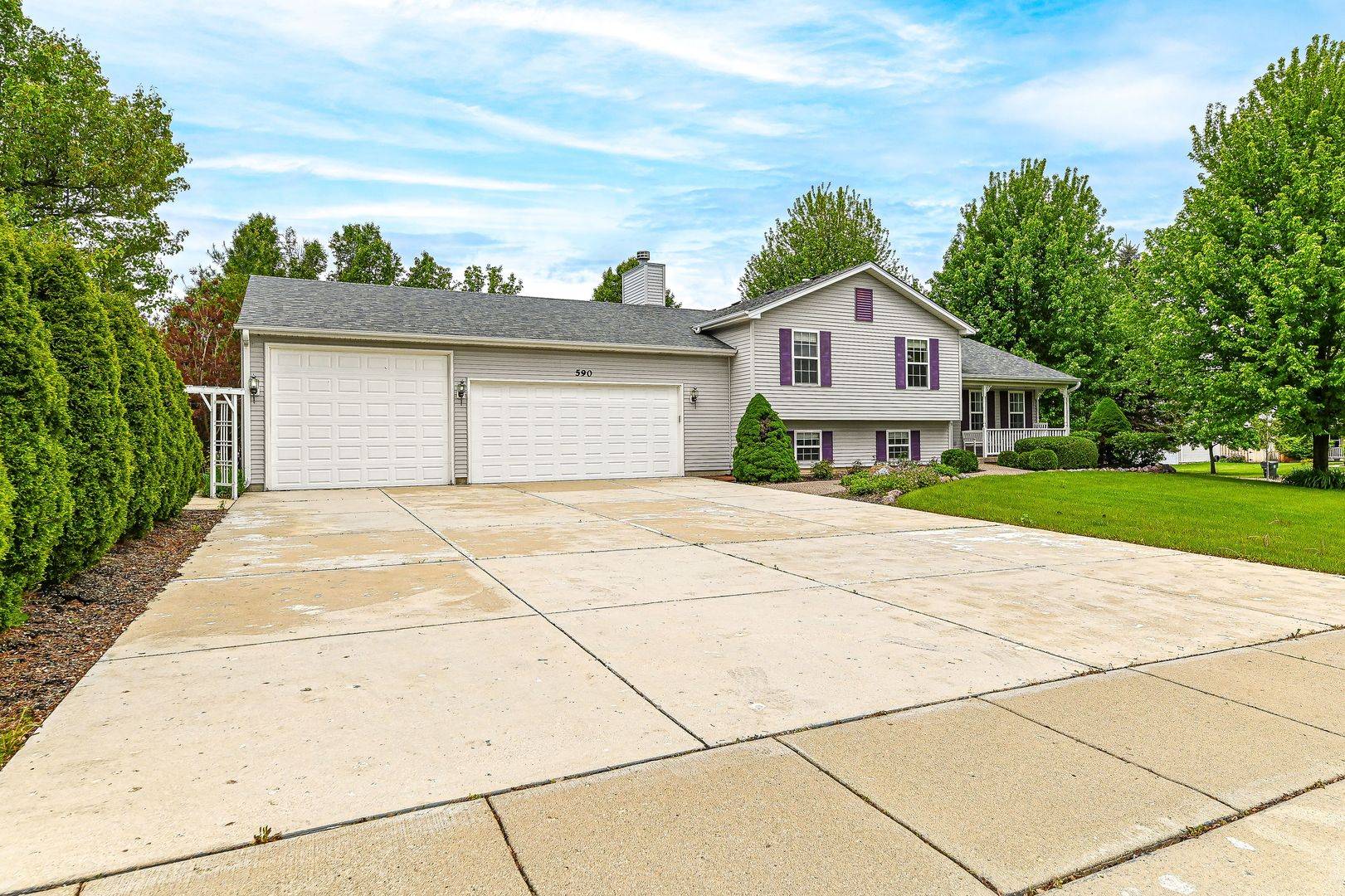 Antioch, IL 60002,590 Indian Trail RD