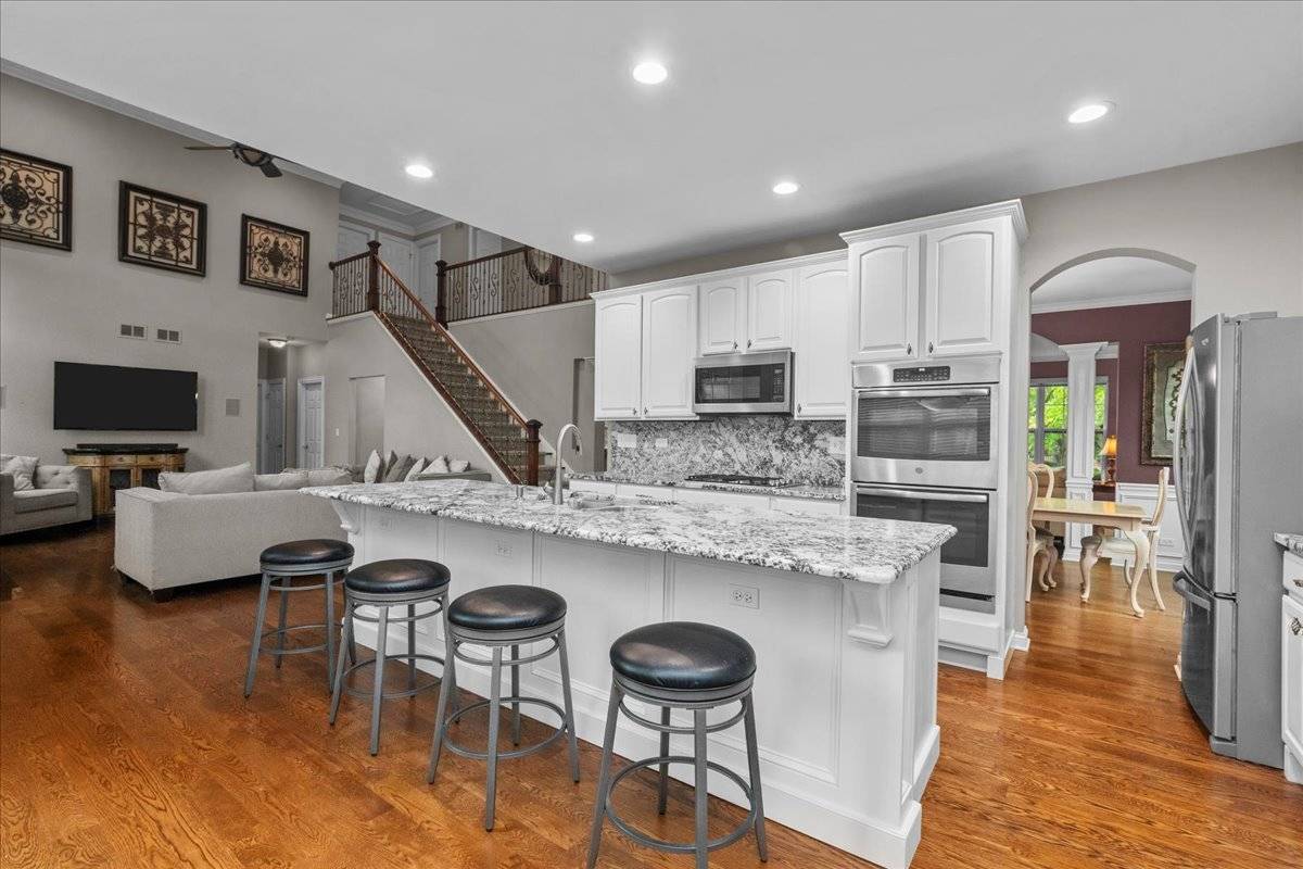 Fox River Grove, IL 60021,414 Morgan LN