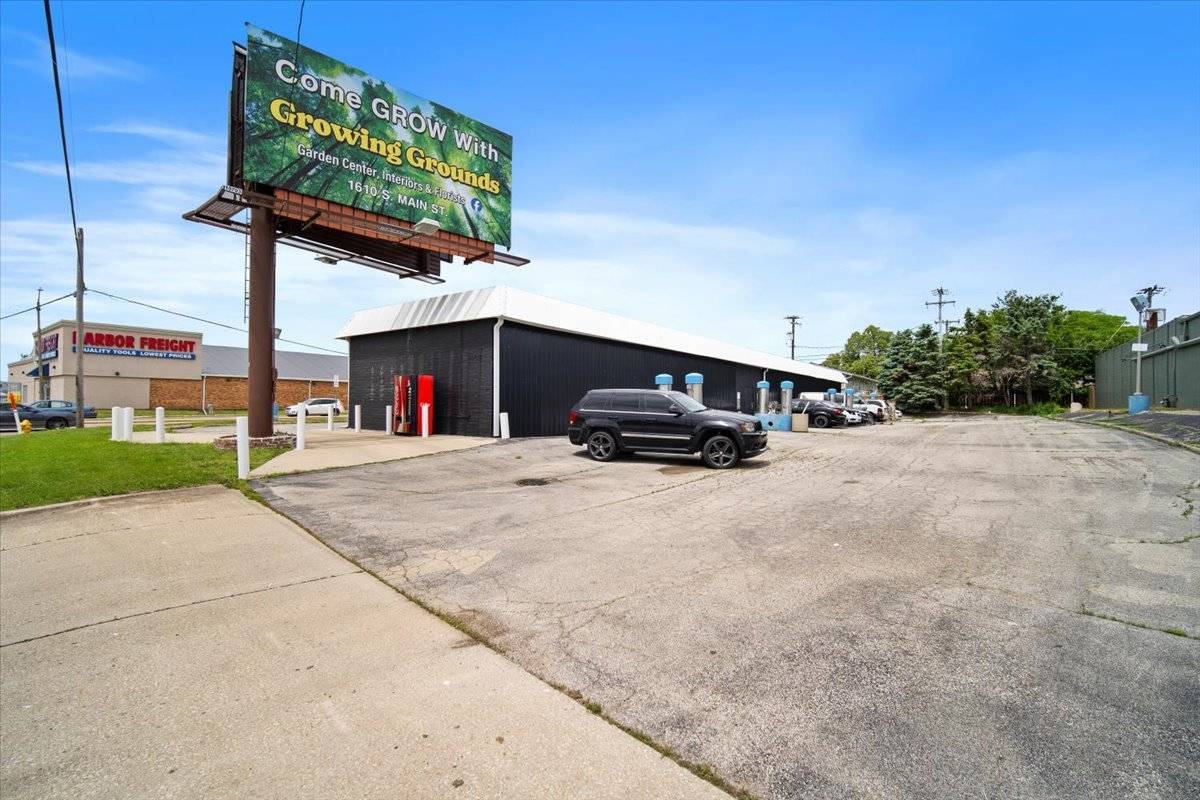 Bloomington, IL 61701,1402 E Empire ST